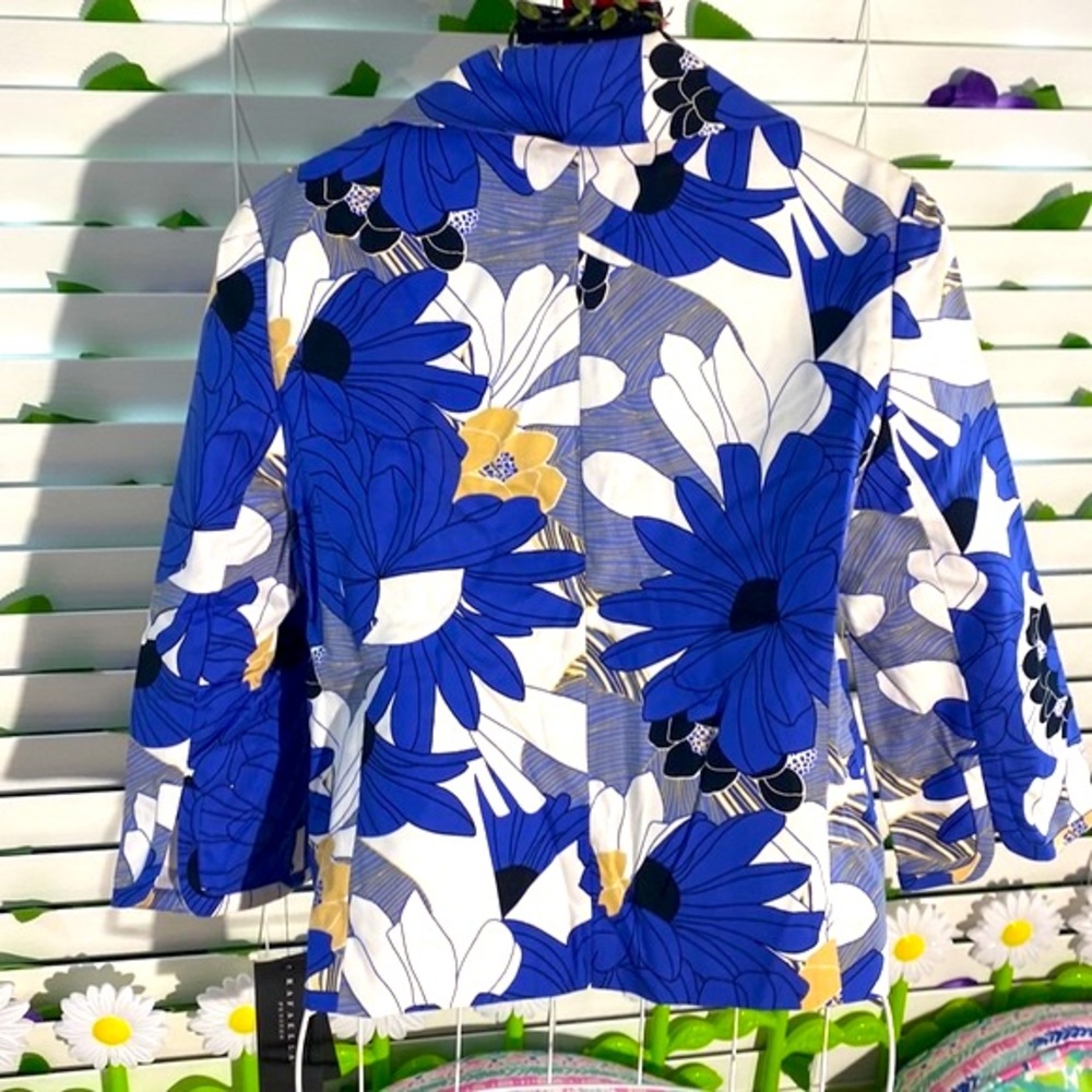 NEW! Rafaella blue and white floral jacket - Picture 3 of 7
